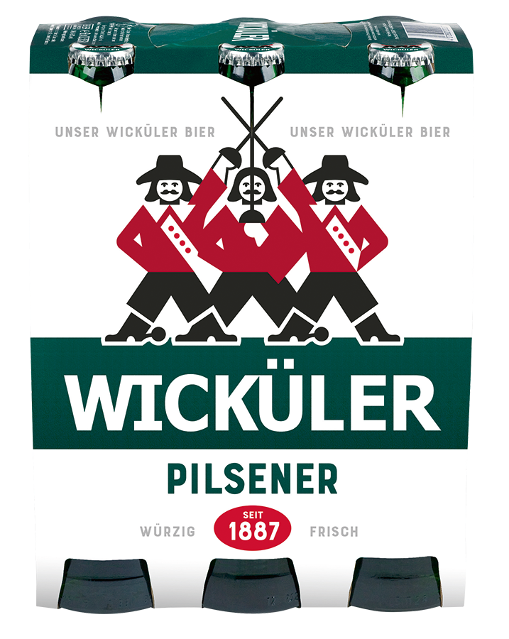 Drei karikaturartige Figuren halten Äxte über einem Gebirge auf einem Bieretikett.